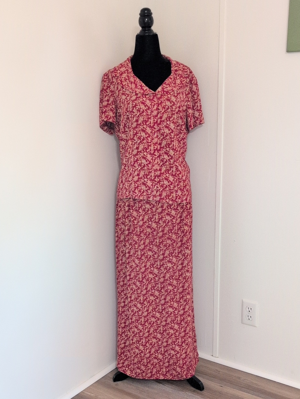 Norton McNaughton 2 Piece Maxi Skirt Top Red Natural Floral Collar Cottagecore